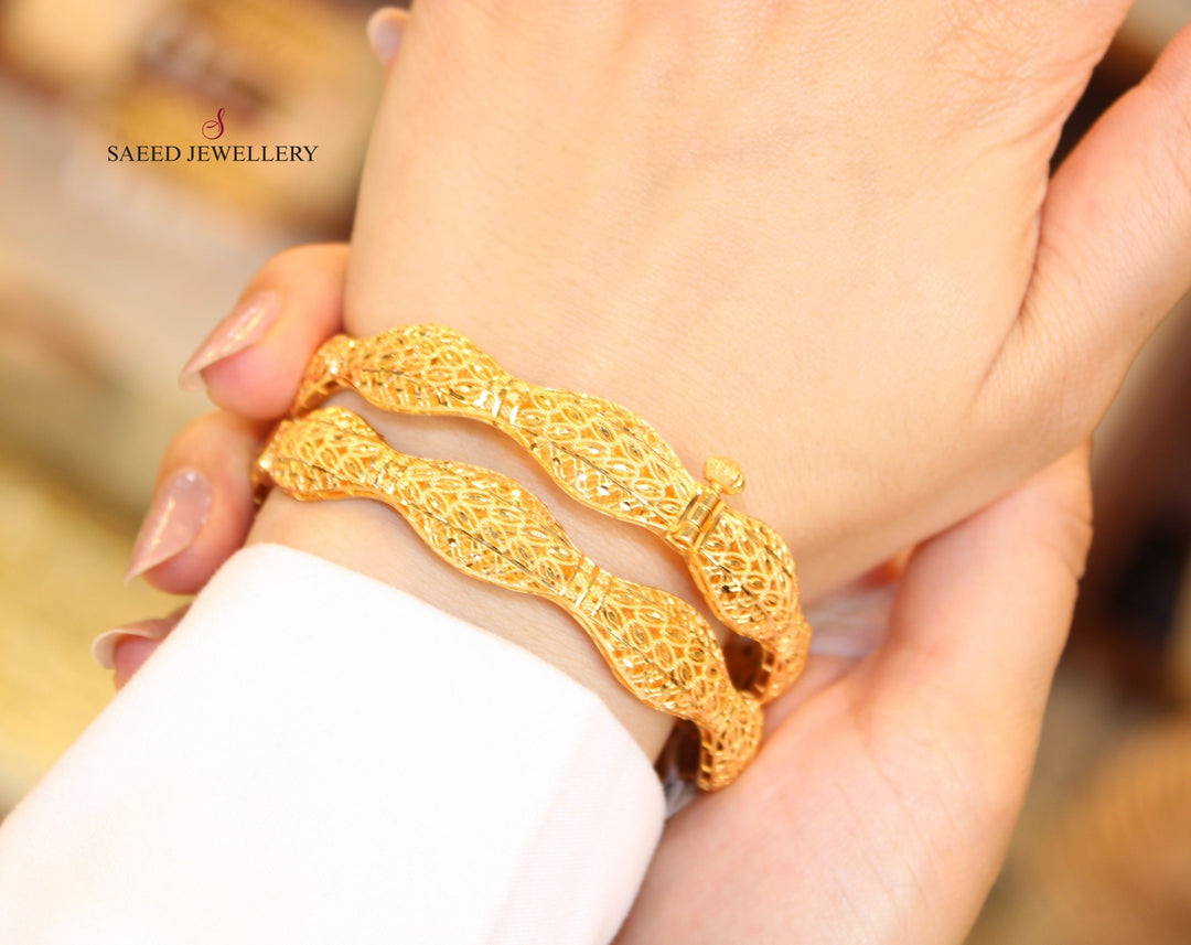 21K Gold Emirati Bangle Bracelet by Saeed Jewelry - Image 1