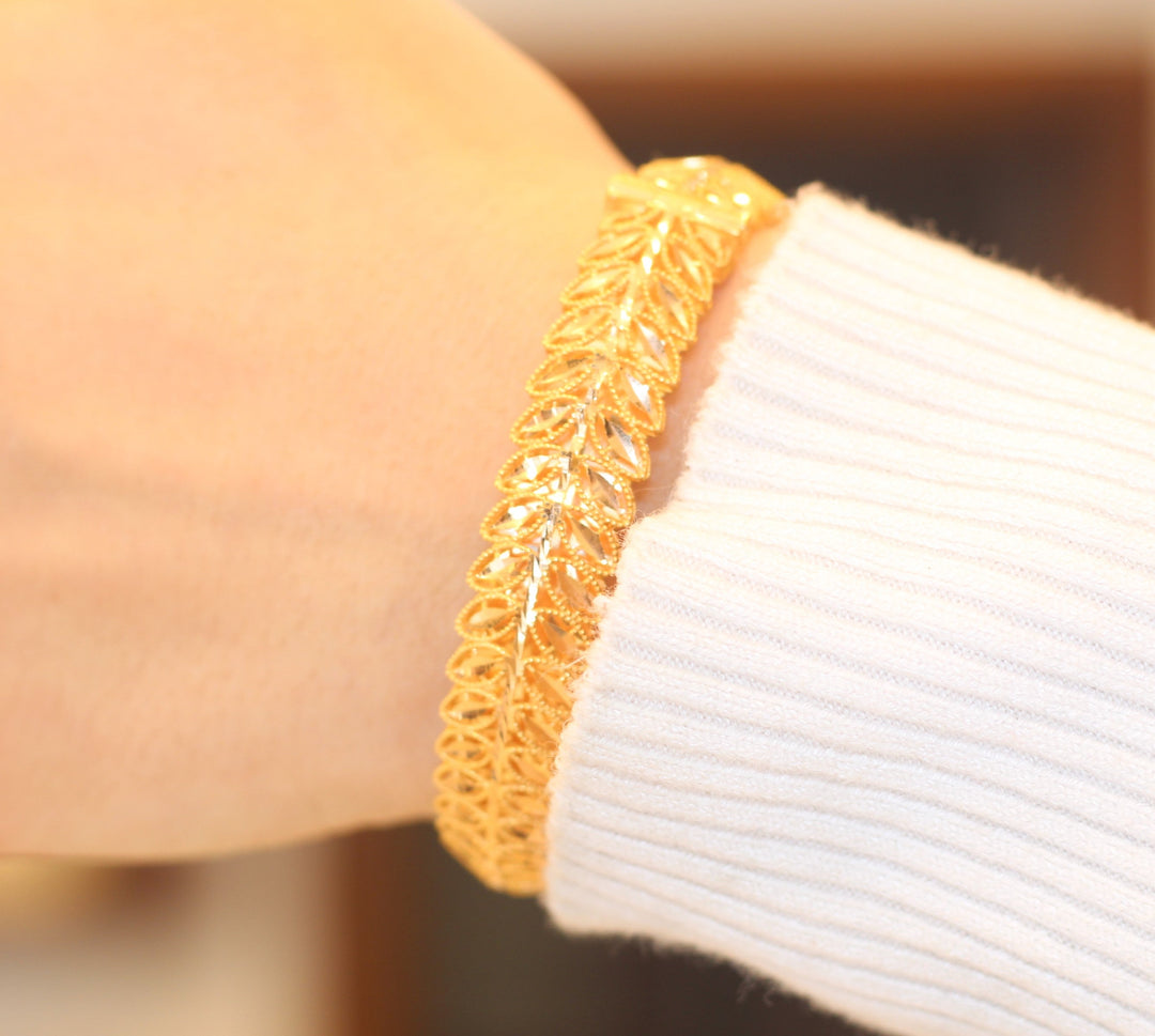 21K Gold Kuwaiti Bracelet by Saeed Jewelry - Image 2