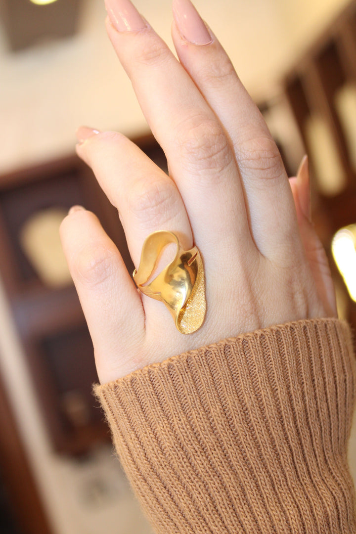 21K Gold Laser Ring by Saeed Jewelry - Image 2