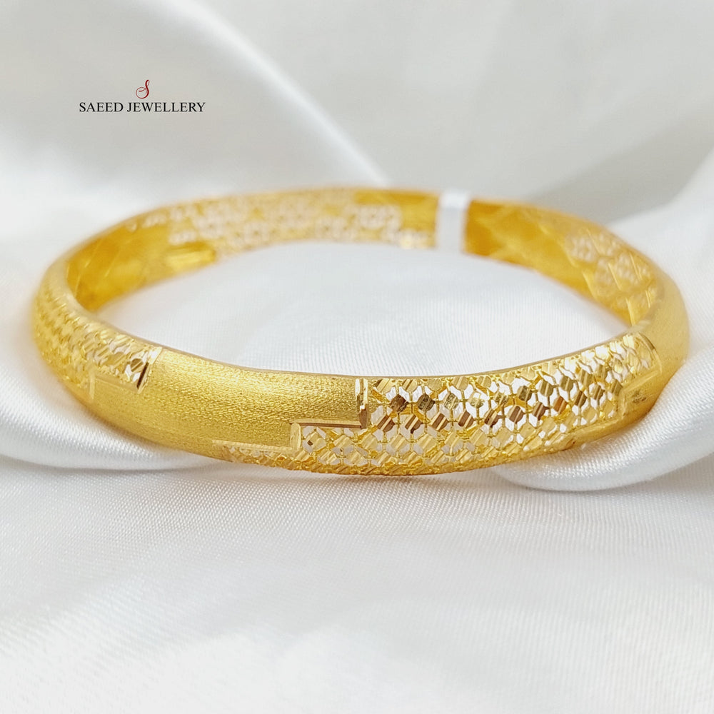 Engraved Kuwaiti Bangle Made Of 21K Yellow Gold by Saeed Jewelry-28036