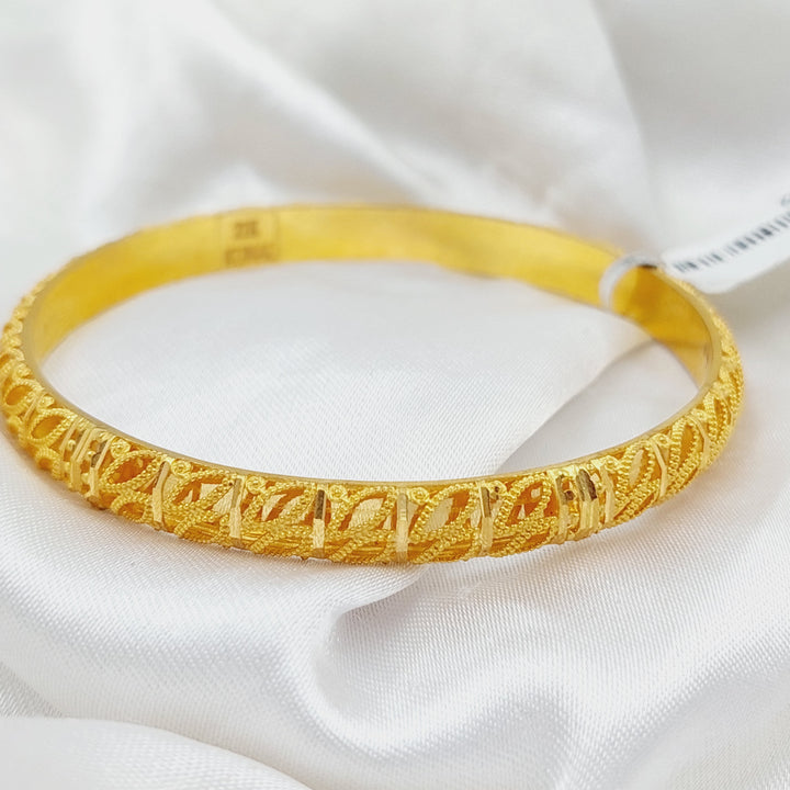 <p style="direction: ltr;">21K Emirati Bangle <span style="font-size: 0.875rem;">Made of 21K Yellow Gold</span> by Saeed Jewelry-سحبة-خليجي